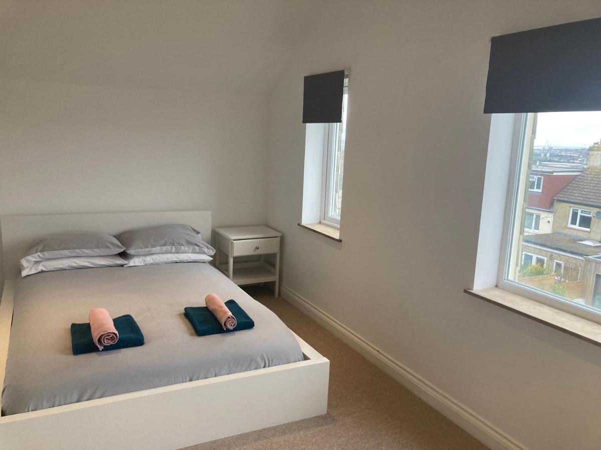 Holiday home Bevendean Hut - Modern 5 Bedroom House, With Parking *